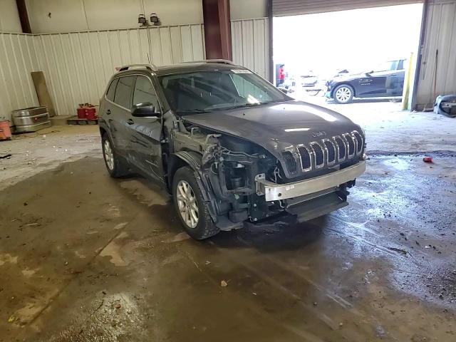 2018 Jeep Cherokee Latitude VIN: 1C4PJMCX4JD555801 Lot: 72941694