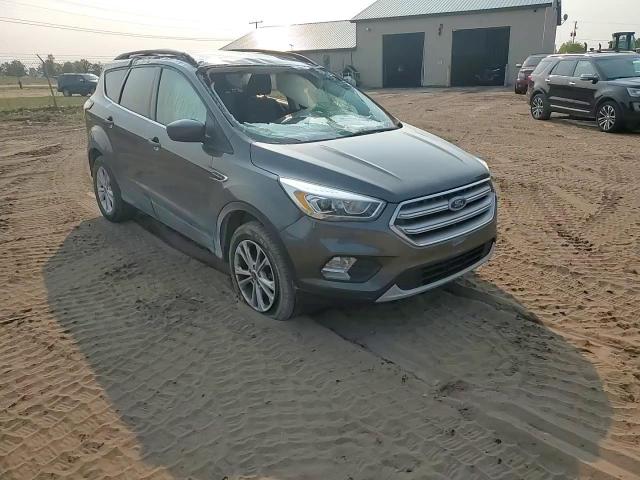 2017 Ford Escape Se VIN: 1FMCU9G9XHUB52040 Lot: 70049054