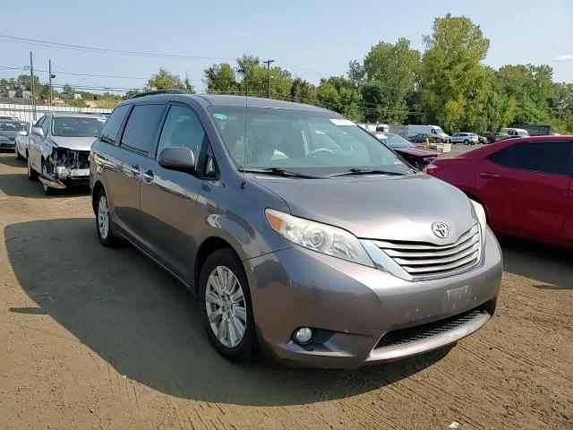 2014 Toyota Sienna Xle VIN: 5TDDK3DC6ES092303 Lot: 70858914