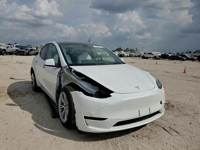 2023 Tesla Model Y VIN: 7SAYGDEE0PA147912 Lot: 71962344