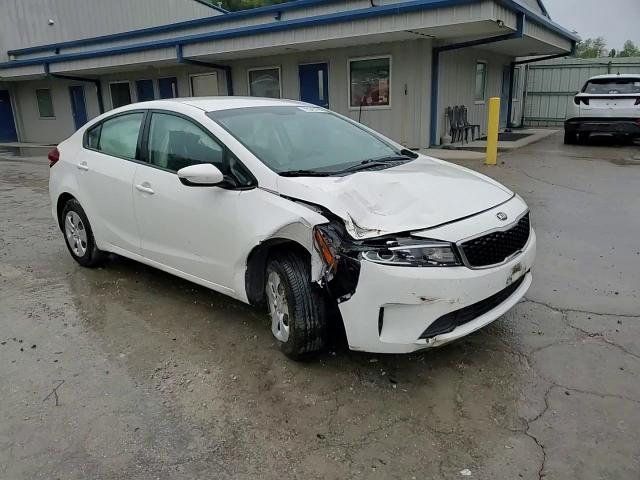 2018 Kia Forte Lx VIN: 3KPFK4A76JE230173 Lot: 72845774