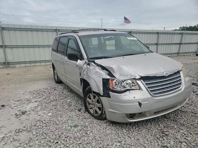 2A4RR2D14AR399122 2010 Chrysler Town & Country Lx