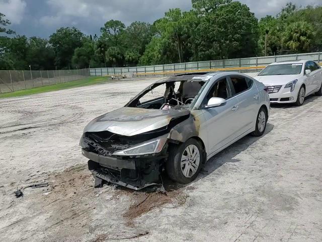 2019 Hyundai Elantra - Image 10