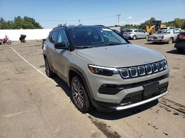 2022 Jeep Compass - Image 14
