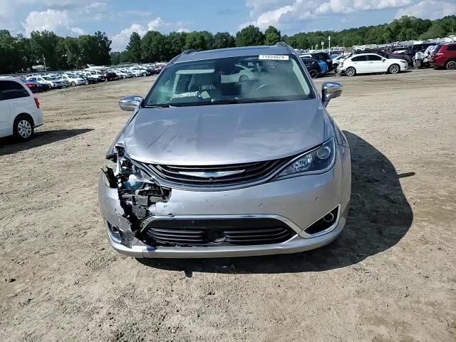 2017 Chrysler Pacifica - Image 11