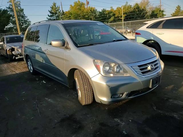 2008 Honda Odyssey Touring VIN: 5FNRL389X8B001737 Lot: 70879774