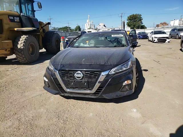 2020 Nissan Altima - Image 11