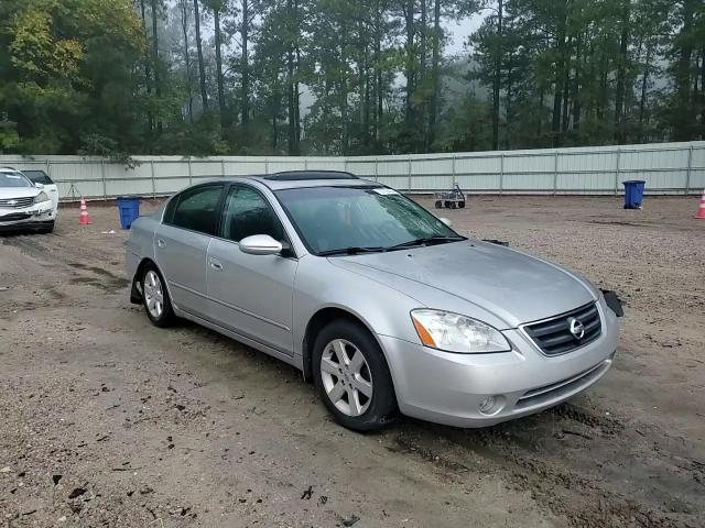 2004 Nissan Altima - Image 10