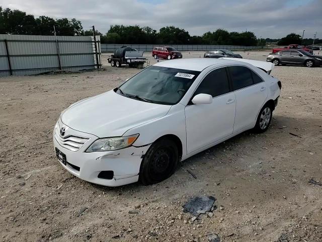 2011 Toyota Camry - Image 11