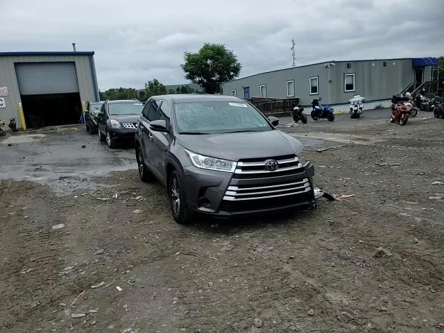 5TDBZRFHXKS726500 2019 Toyota Highlander Le