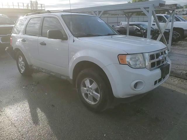 1FMCU0C72BKA27486 2011 Ford Escape Xls