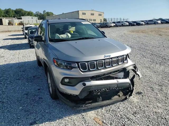 3C4NJDBB8NT221879 2022 Jeep Compass Latitude