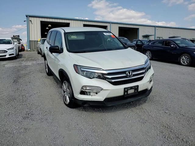 2018 Honda Pilot Lx VIN: 5FNYF6H10JB031575 Lot: 70772084