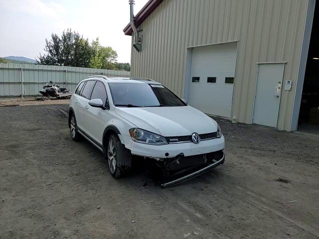 3VWH17AUXHM544828 2017 Volkswagen Golf Alltrack S