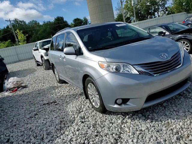 2017 Toyota Sienna Xle VIN: 5TDYZ3DCXHS769838 Lot: 70039434