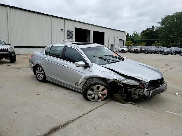 2009 Honda Accord - Image 11