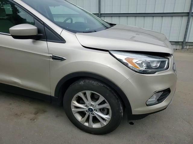 1FMCU9GD2HUC71351 2017 Ford Escape Se