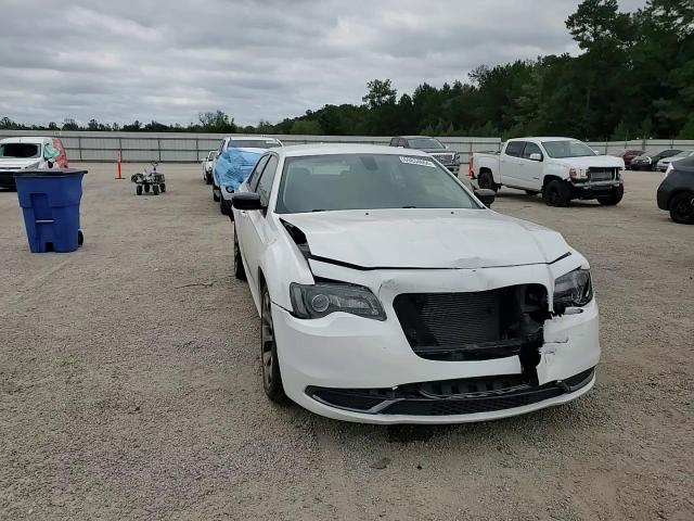 2018 Chrysler 300 Touring VIN: 2C3CCAAGXJH281957 Lot: 69834664