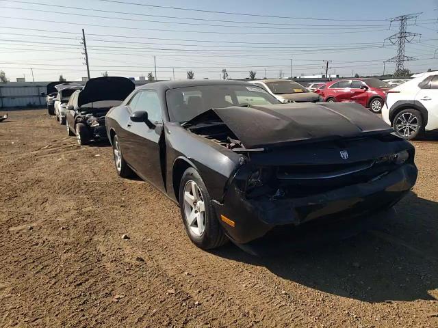 2B3CJ4DV2AH184105 2010 Dodge Challenger Se