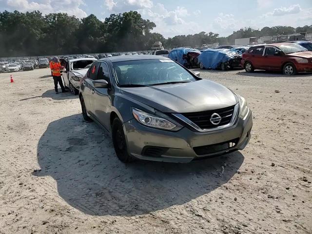 2017 Nissan Altima - Image 11