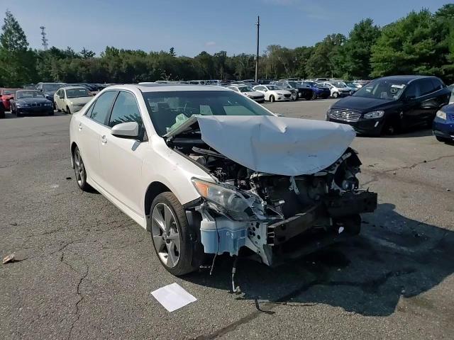 2014 Toyota Camry - Image 11