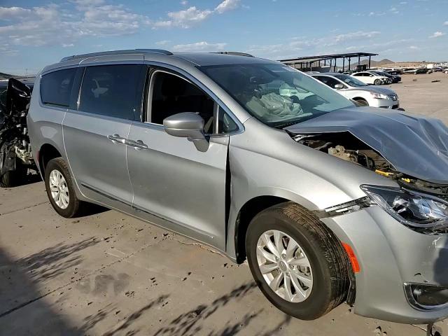 2019 Chrysler Pacifica Touring L VIN: 2C4RC1BGXKR597410 Lot: 70518044