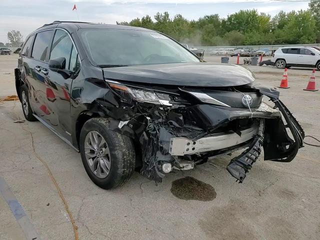 5TDJSKFC2MS011841 2021 Toyota Sienna Xle