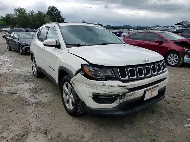 3C4NJCBB6JT166160 2018 Jeep Compass Latitude