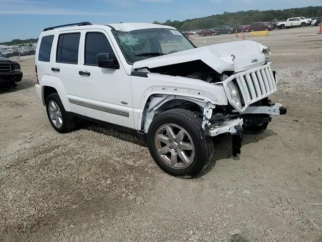 2012 Jeep Liberty (North America) - Image 15