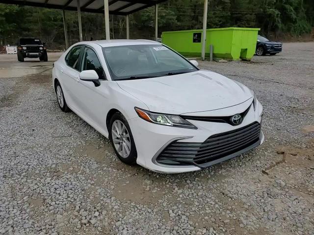 4T1C11AK2MU596805 2021 Toyota Camry Le