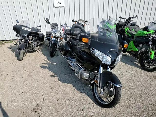 1HFSC47082A109872 2002 Honda Gl1800