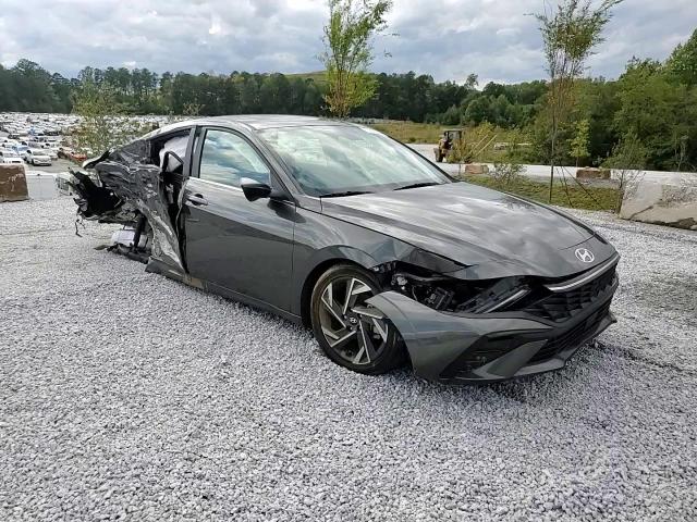 2024 Hyundai Elantra - Image 11