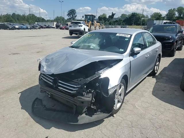 2014 Volkswagen Passat - Image 11