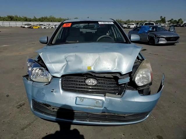 2011 Hyundai Accent - Image 10