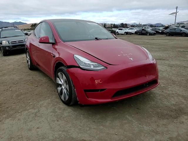 2022 Tesla Model Y VIN: 7SAYGAEE4NF570653 Lot: 70044074