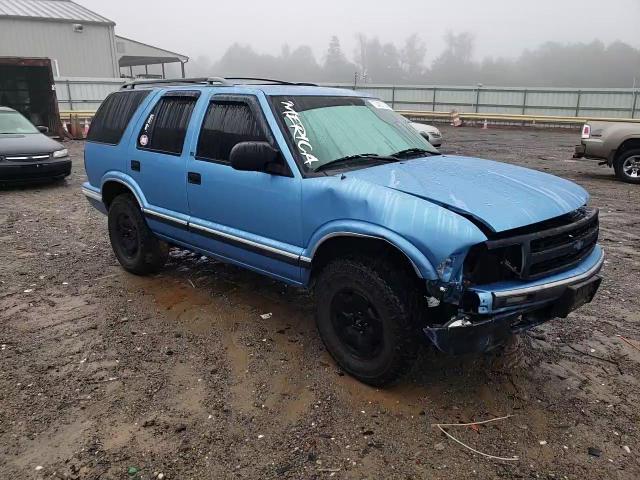 1996 Chevrolet Blazer VIN: 1GNDT13WXT2141284 Lot: 73457194