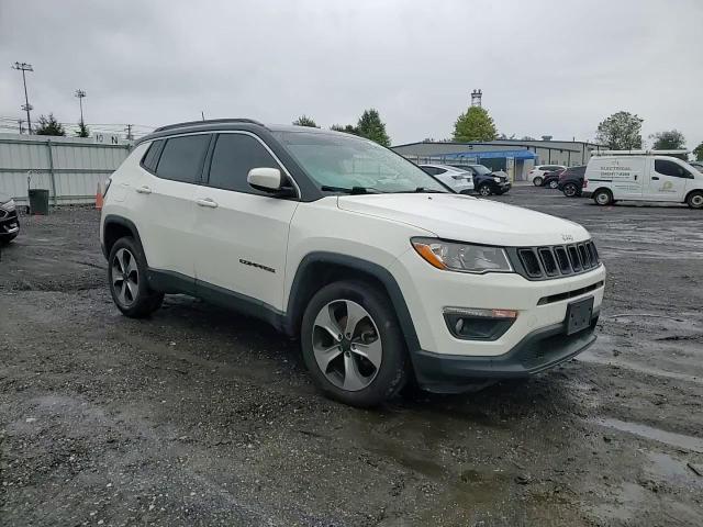 3C4NJDBB1JT132035 2018 Jeep Compass Latitude