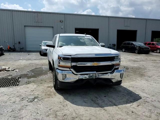 2017 Chevrolet Silverado K1500 Lt VIN: 1GCVKREC4HZ156136 Lot: 72575204