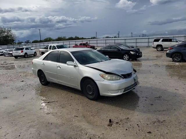 2005 Toyota Camry Le VIN: 4T1BE32K45U974781 Lot: 69962414