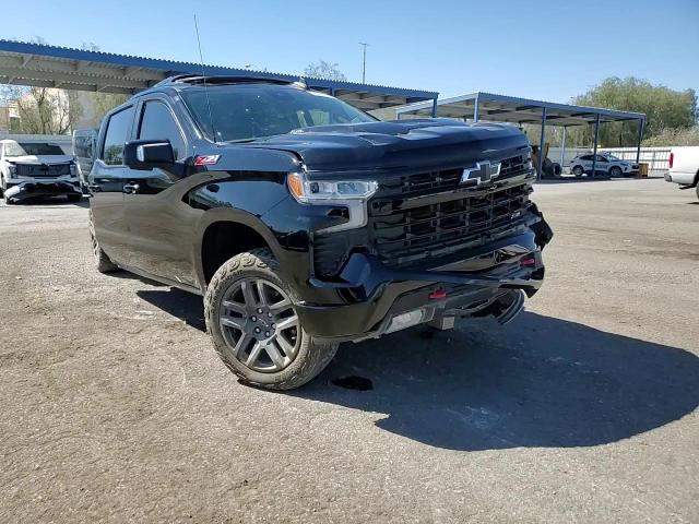 2022 Chevrolet Silverado - Image 13