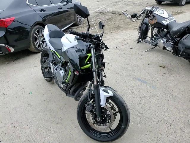 2017 Kawasaki Er650 G VIN: JKAEREG12HDA01188 Lot: 72884014