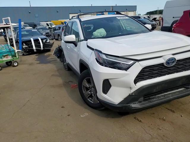 2024 Toyota Rav4 Xle VIN: 2T3RWRFV1RW213223 Lot: 70456954