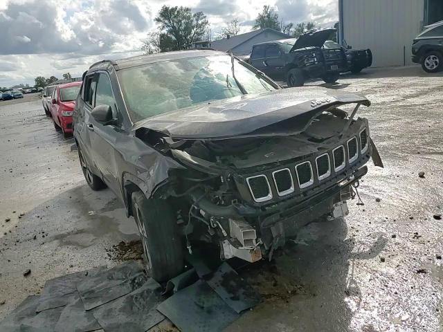 3C4NJCBB0JT194889 2018 Jeep Compass Latitude