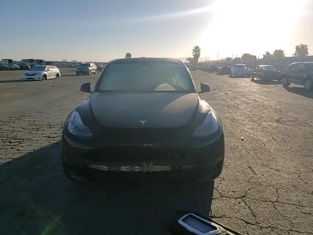 2023 Tesla Model Y VIN: 7SAYGDEE1PF827580 Lot: 73567124