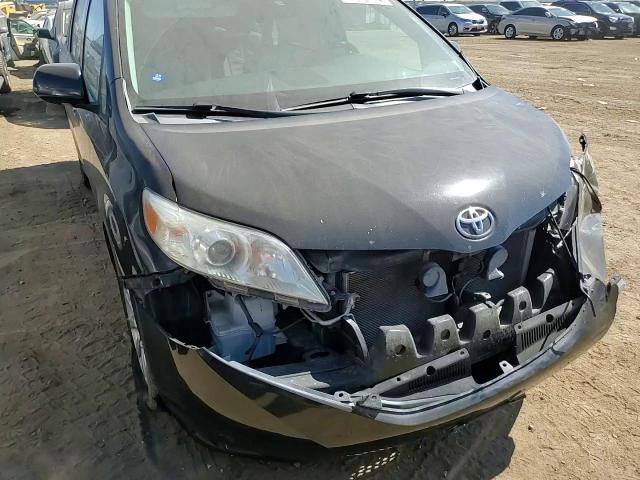 5TDDK3DC1CS038520 2012 Toyota Sienna Xle