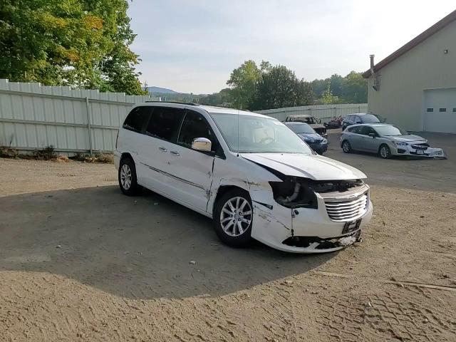 2016 Chrysler Town & Country Limited Platinum VIN: 2C4RC1GG0GR174965 Lot: 71884044