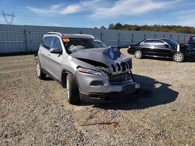 2018 Jeep Cherokee Latitude VIN: 1C4PJLCB2JD590089 Lot: 70672374