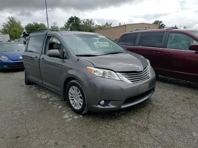 5TDYK3DC7DS378354 2013 Toyota Sienna Xle