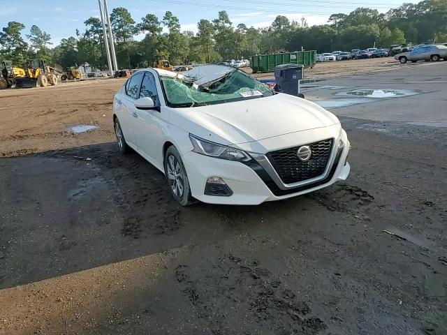 2019 Nissan Altima - Image 11