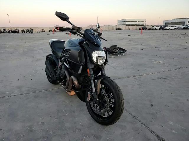 ZDM13BSW1FB022115 2015 Ducati Diavel